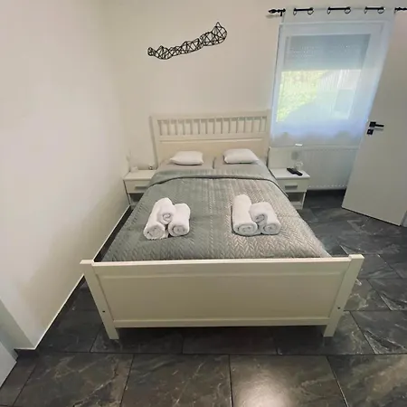 Garda アパート バラトンフェニヴェシュ